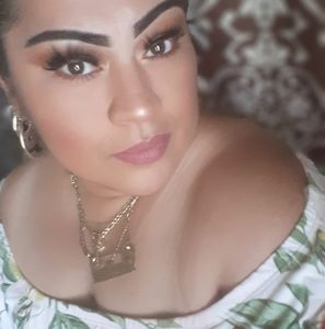 Meet your Posher, Luzelena